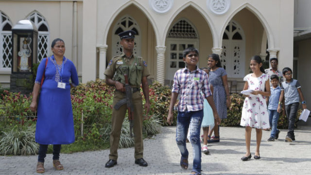 412784_sri lanka 3 676x433.jpg
