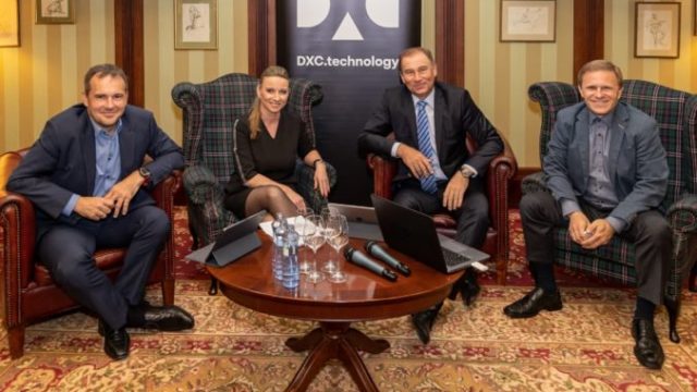412925_dva roky dxc technology bilancovali sprava account delivery lead michal sevcik generalny riaditel zdenko bohmer a consultant juraj boledovic. 676x451.jpg