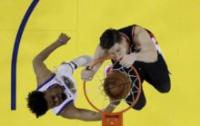 413007_zach collins portland trail blazers play off nba 1 676x428.jpg