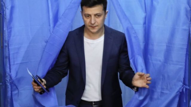 413225_volodymyr zelenskyj 676x485.jpg