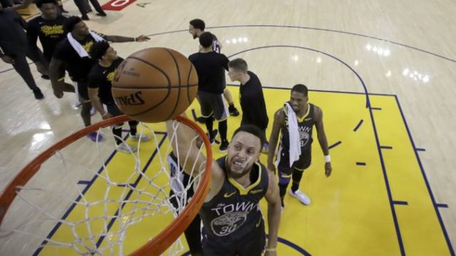 413312_stephen curry golden state warriors play off nba 676x412.jpg