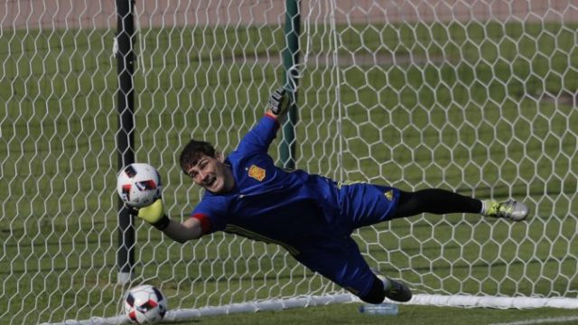 413344_iker casillas 676x432.jpg