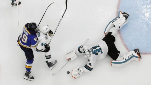 413568_martin jones san jose sharks play off nhl 676x451.jpg