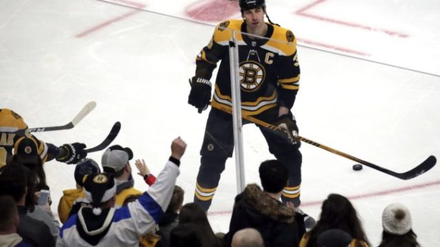 413687_zdeno chara boston bruins nhl 676x439.jpg