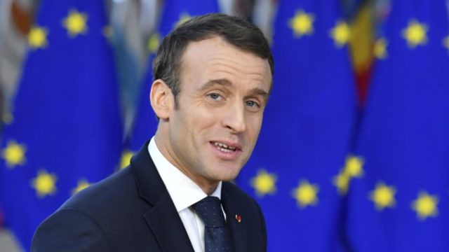 413718_macron 676x451.jpg