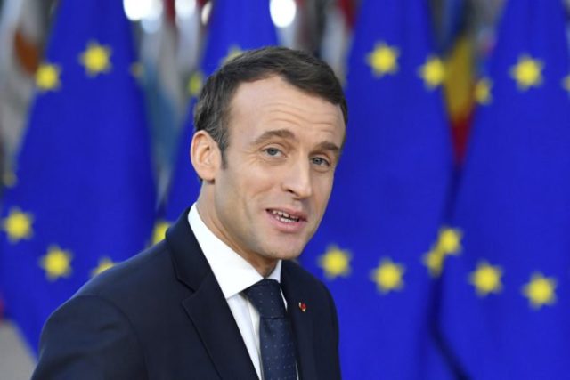 413718_macron 676x451.jpg