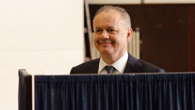 414412_andrej kiska 3 676x451.jpg