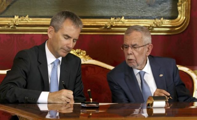 414572_alexander van der bellen 676x413.jpg