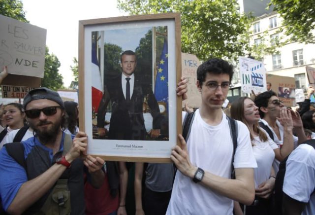 414586_macron 1 676x461.jpg