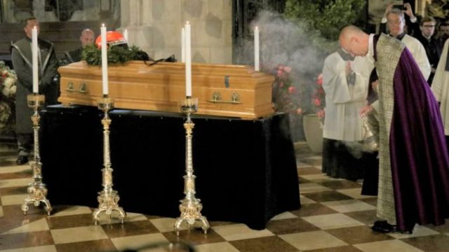 414638_austria_lauda_funeral_71850 1eeccbbc9fec4c399048e136cf8ec48c 676x436.jpg