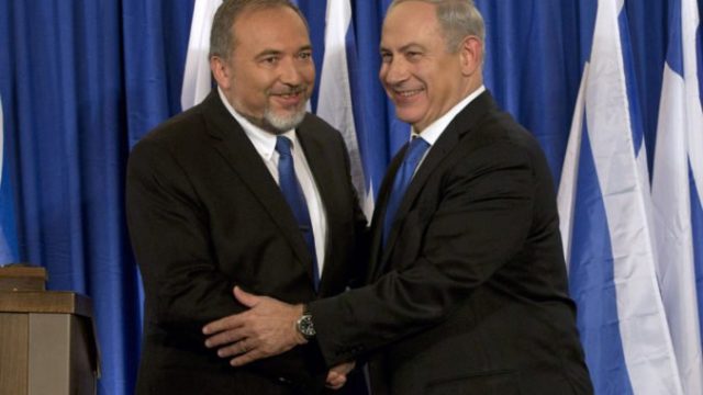 414640_netanjahu a lieberman 676x459.jpg