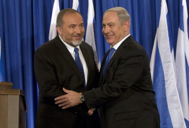 414640_netanjahu a lieberman 676x459.jpg