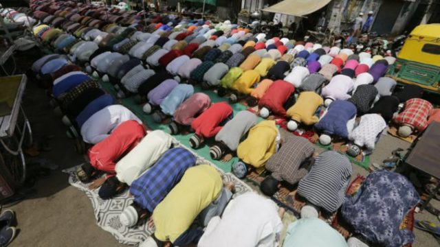 414686_india_ramadan_08826 825b1a59878348c0863a33e269fd72df 676x451.jpg