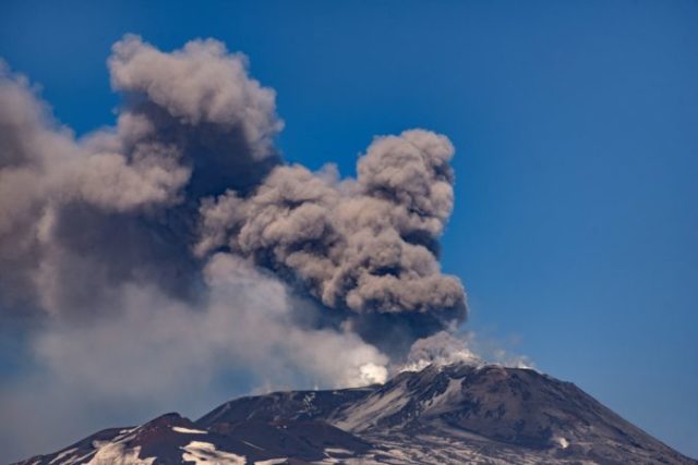 415075_sopka etna 676x451.jpg