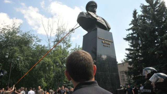 415165_ukraine_zhukov_monument_67148 ced96595fbb8493d8c9d345efb897764 676x449.jpg