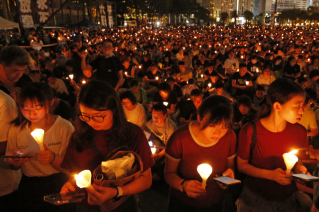415408_hong_kong_tiananmen_commemoration_37842 e1a951e5e66e4c57bd5e58a2bcbf4346 676x451.jpg
