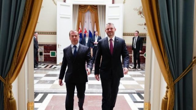 415510_dmitrij medvedev peter pellegrini 676x451.jpg