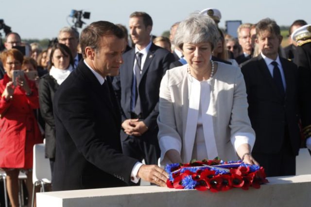 415588_macron 676x451.jpg
