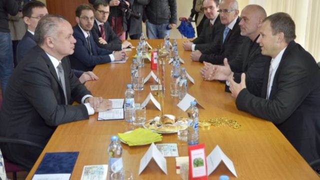 415618_andrej kiska vladimir ledecky 676x448.jpg