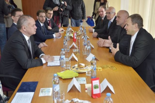 415618_andrej kiska vladimir ledecky 676x448.jpg