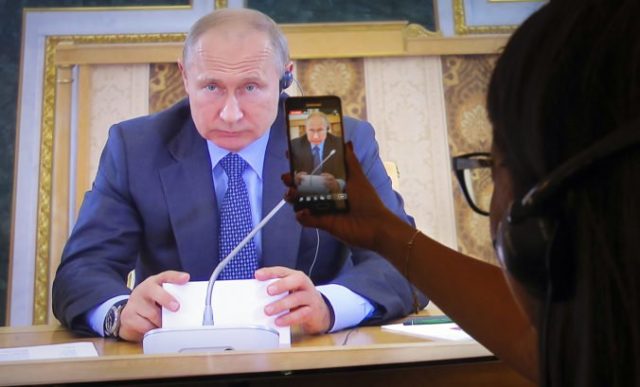 415672_russia_economic_forum_74088 84e961f8ca3e4eac9f2d945977951c04 676x409.jpg