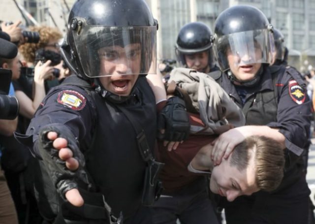 415736_russia_protest_01829 1015e41e61154318a5c5532e3d077531 676x481.jpg