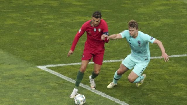 415928_cristiano ronaldo matthijs de ligt 676x437.jpg