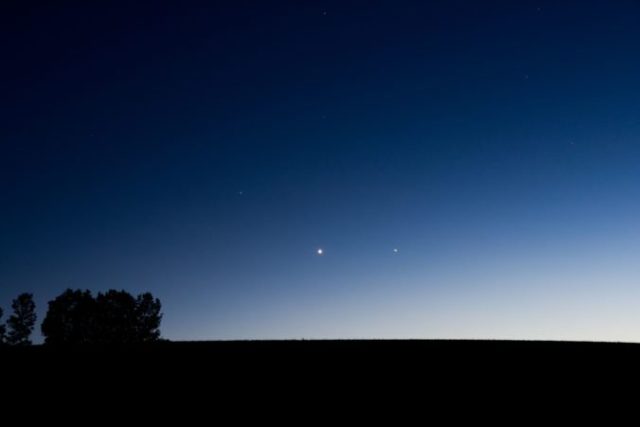 415934_jupiter planeta obloha 676x451.jpg
