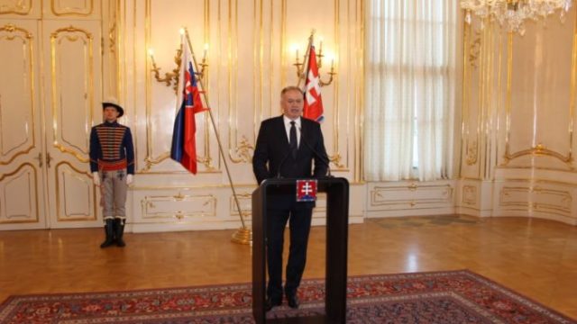 416237_andrej kiska 1 676x451.jpg