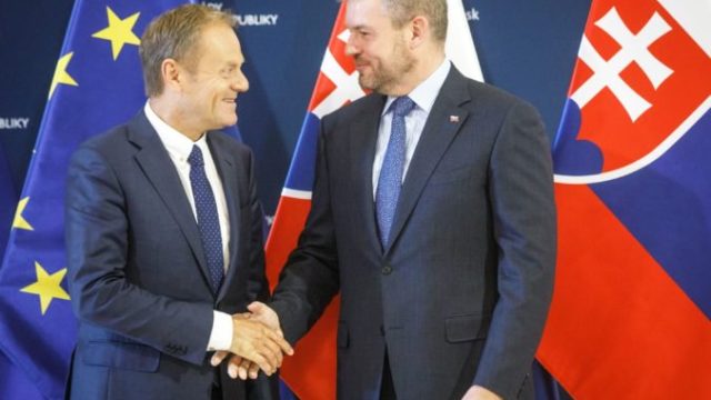 416425_donald tusk peter pellegrini 676x482.jpg