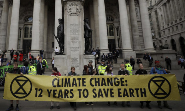 416583_britain_climate_protests_93330 8c54b765f32b4c57bcb972abd3c7dad7 676x405.jpg