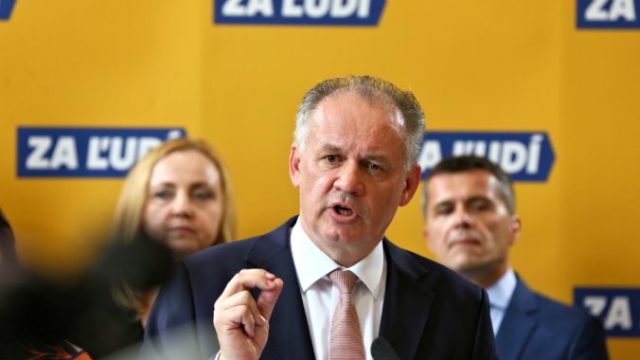 416589_andrej kiska 2 676x451.jpg