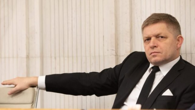 416656_robert fico 676x450.jpg