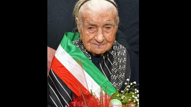 416778_italy_europe_oldest_woman.jpg