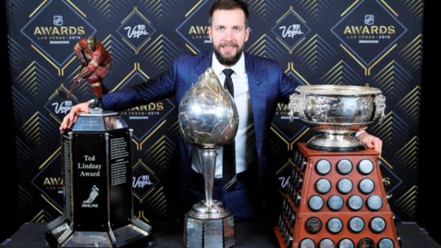 416918_nhl_awards_hockey_63412 db230ae10e1e4021ad9b8579c1c5541a 676x445.jpg