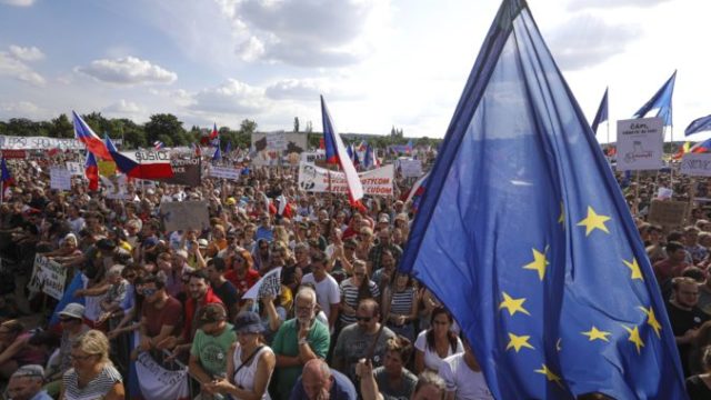 417165_czech_republic_protest_25957 c66c55f71f3942c7860ca890f769e86e 676x432.jpg