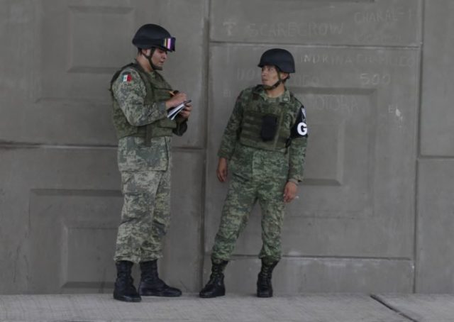 417305_vojaci mexiko 676x480.jpg