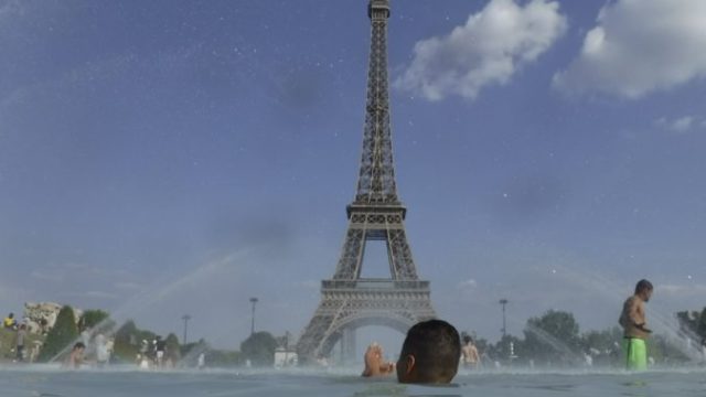 417520_horucavy pariz 676x451.jpg