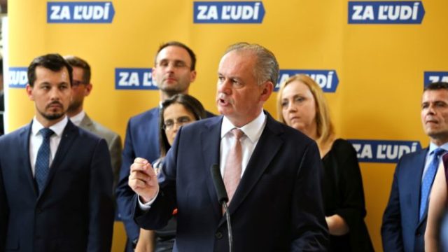 417531_andrej kiska 3 676x451.jpg