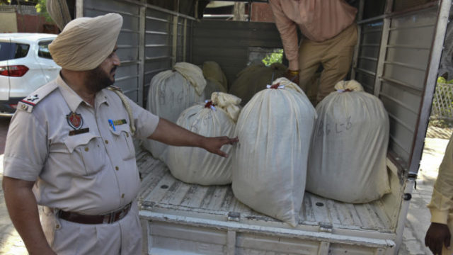 417838_india 676x471.jpg