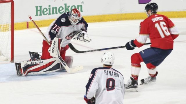 417922_sergej bobrovskij artemij panarin nhl columbus blue jackets 676x451.jpg