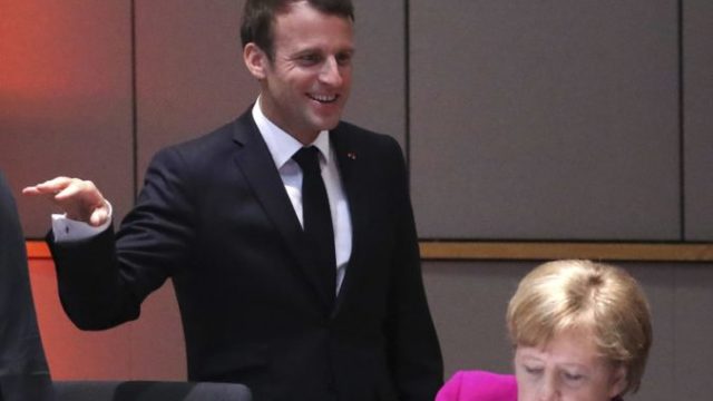 418119_emmanuel macron angela merkelova 676x467.jpg