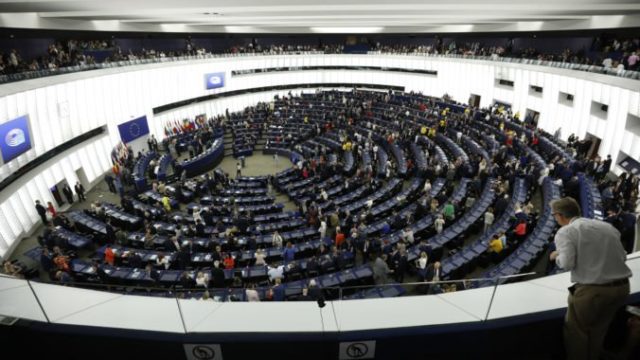 418161_europsky parlament 676x451.jpg