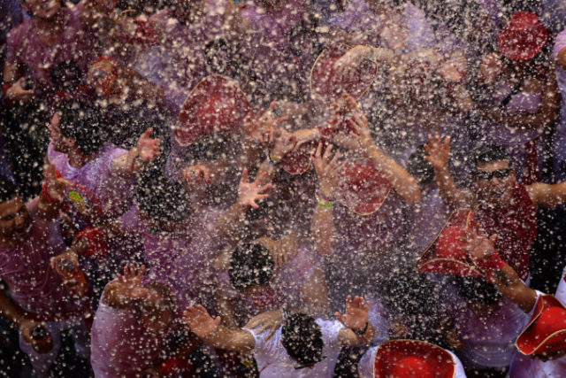 418313_spain_running_of_the_bulls_24867 5c453476c9ed4bc49513ef25ac142fda 676x451.jpg