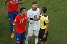 418358_gary medel lionel messi copa america 676x451.jpg