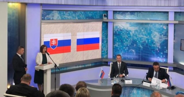 418420_fofo 676x358.jpg