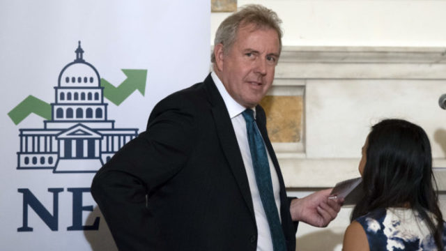 418658_kim darroch 676x447.jpg
