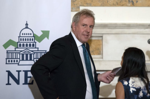 418658_kim darroch 676x447.jpg