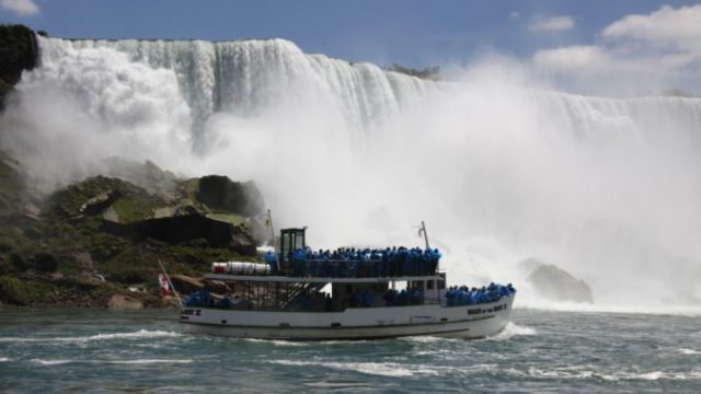 418739_niagara falls 676x386.jpg