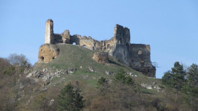 418923_hrad 676x507.jpg